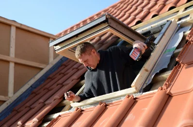 Pose de fenêtres de toit Velux à Évenos